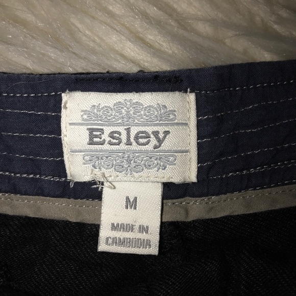 Esley Black Shorts - Picture 5 of 6